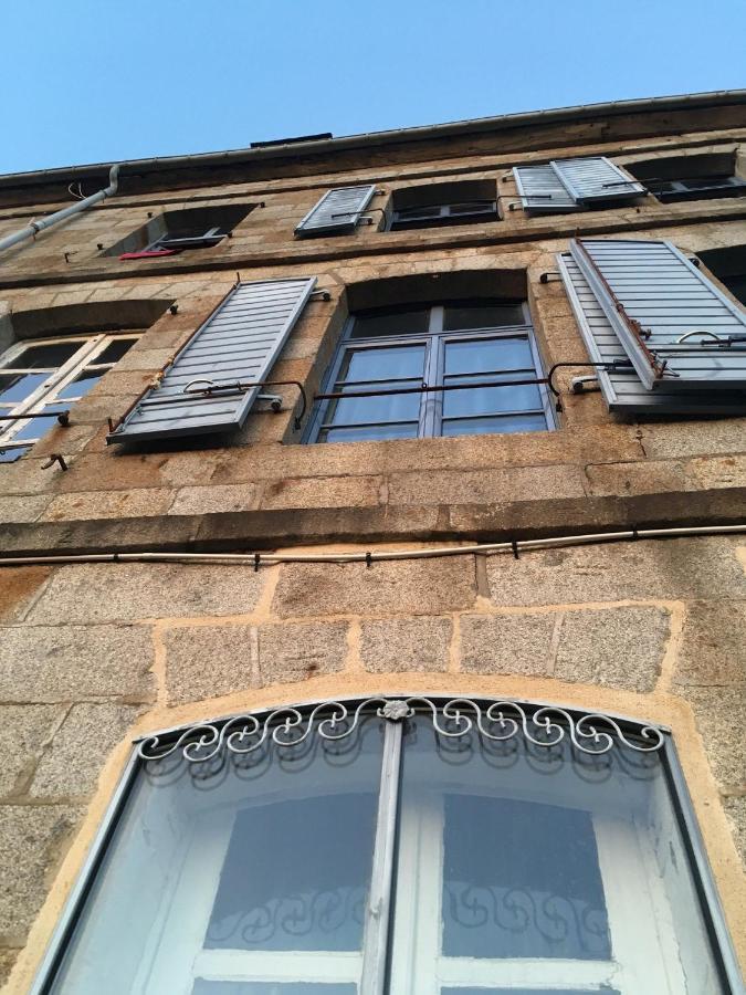 Mercier De Montigny - Les Chambres Du Beffroi - Spa Et Massage Fougères Esterno foto