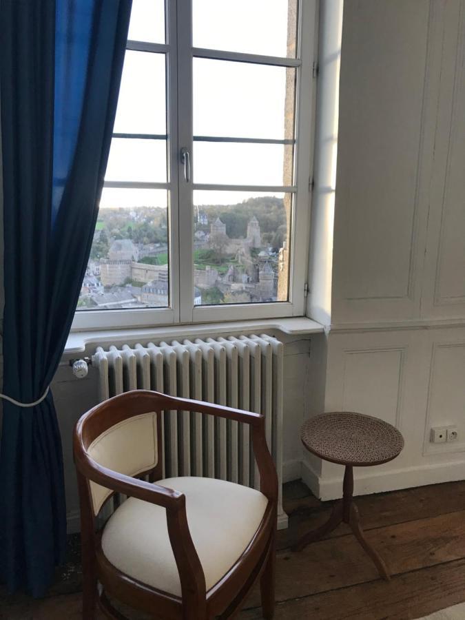 Mercier De Montigny - Les Chambres Du Beffroi - Spa Et Massage Fougères Esterno foto