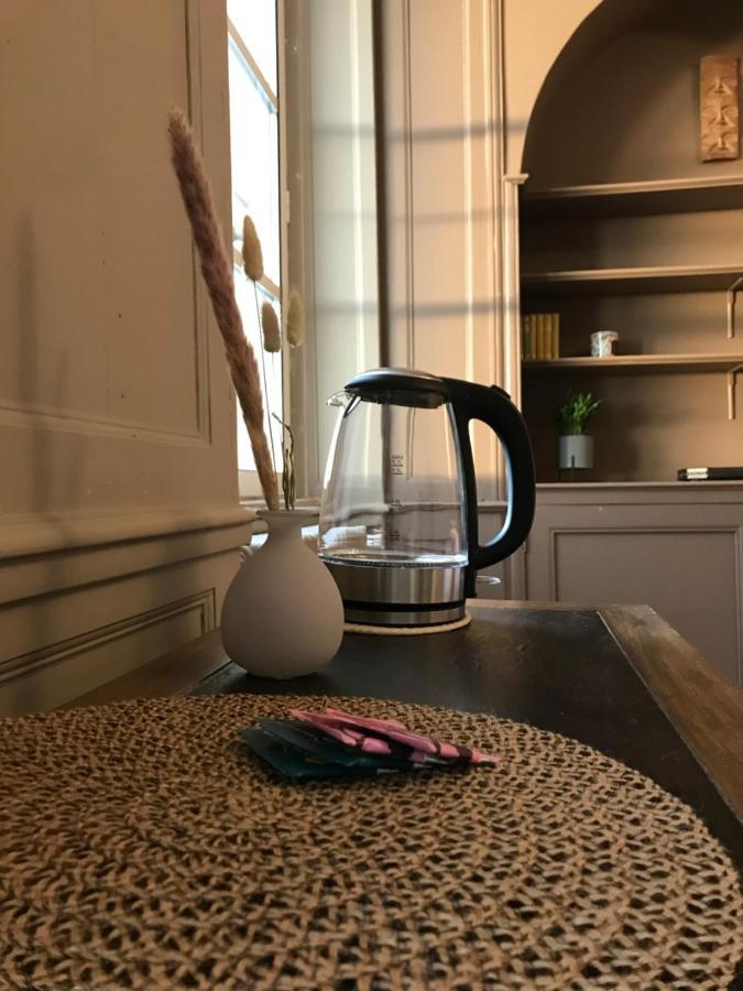 Mercier De Montigny - Les Chambres Du Beffroi - Spa Et Massage Fougères Esterno foto