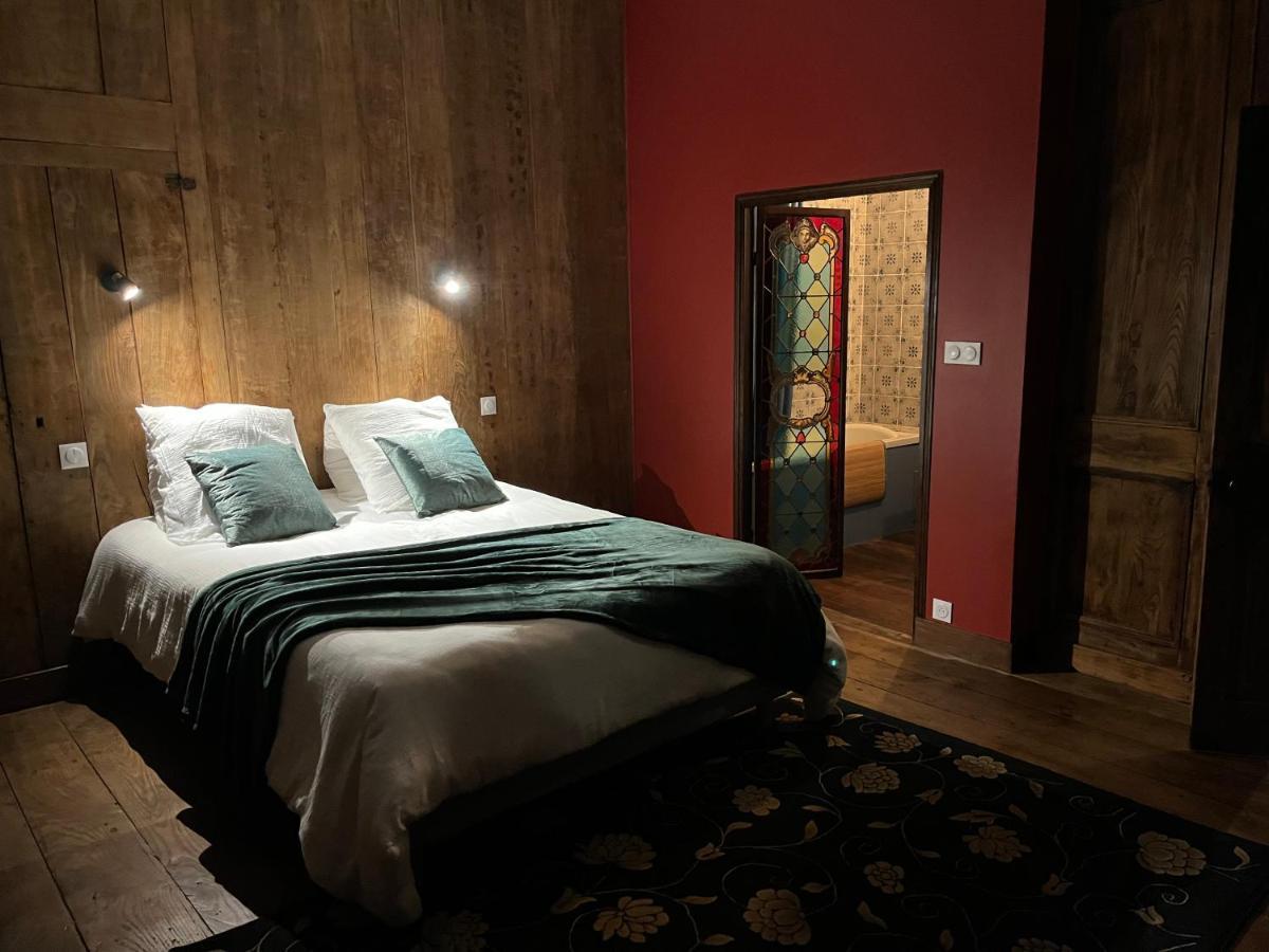 Mercier De Montigny - Les Chambres Du Beffroi - Spa Et Massage Fougères Esterno foto