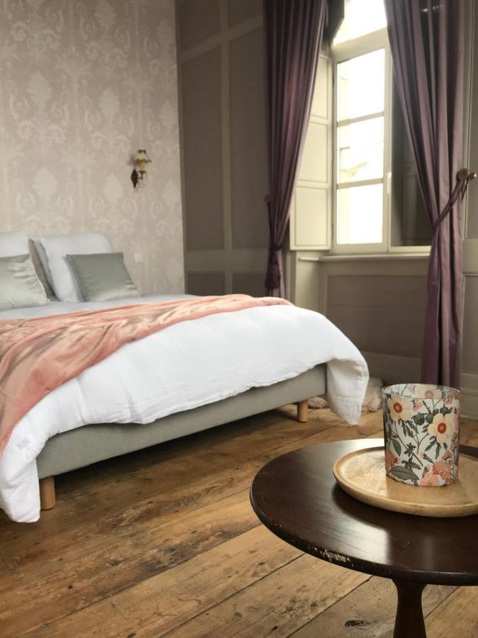 Mercier De Montigny - Les Chambres Du Beffroi - Spa Et Massage Fougères Esterno foto
