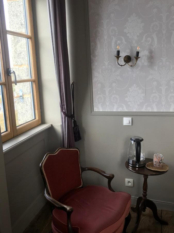 Mercier De Montigny - Les Chambres Du Beffroi - Spa Et Massage Fougères Esterno foto