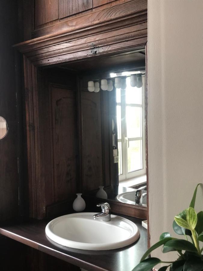 Mercier De Montigny - Les Chambres Du Beffroi - Spa Et Massage Fougères Esterno foto