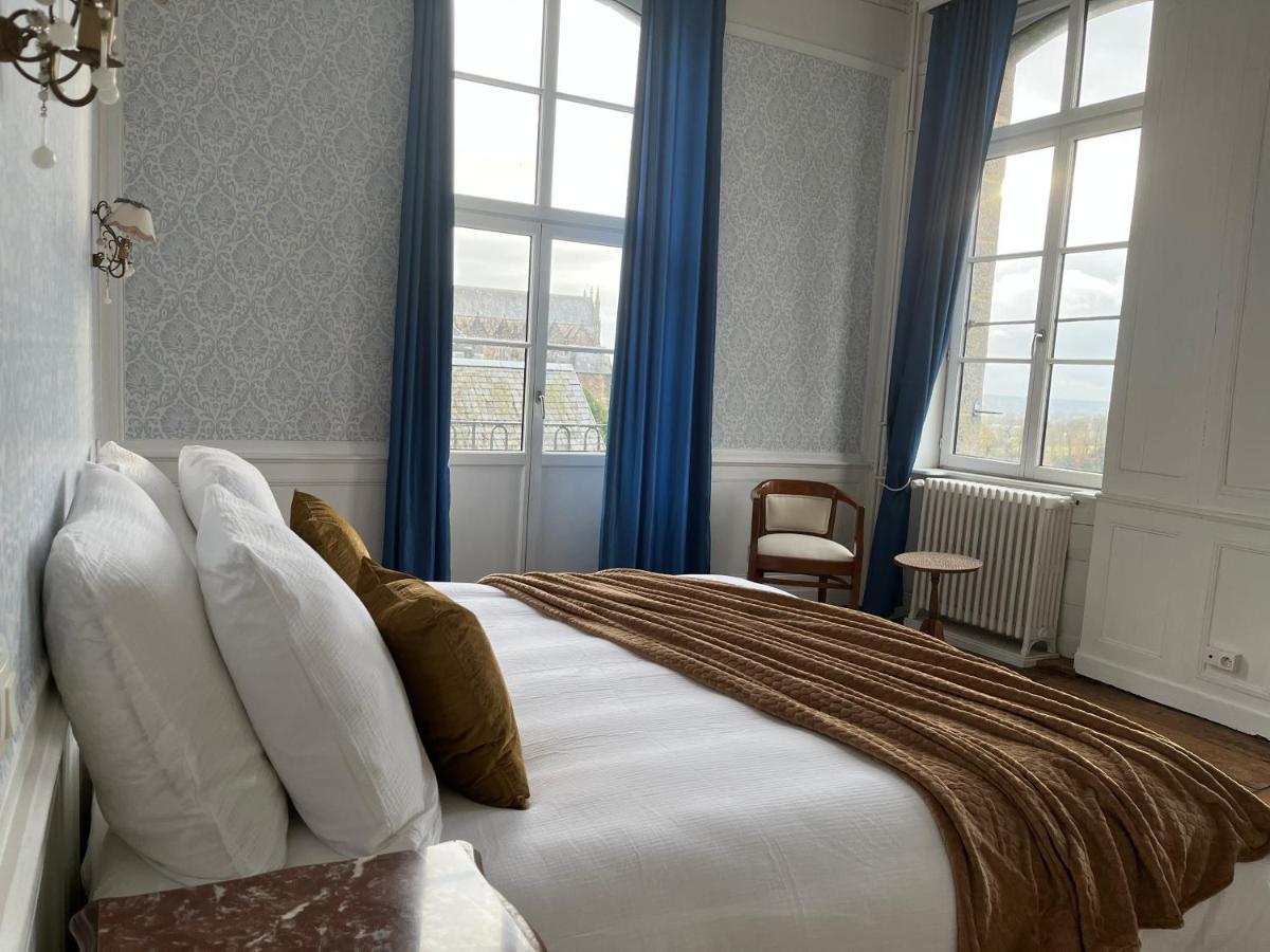 Mercier De Montigny - Les Chambres Du Beffroi - Spa Et Massage Fougères Esterno foto
