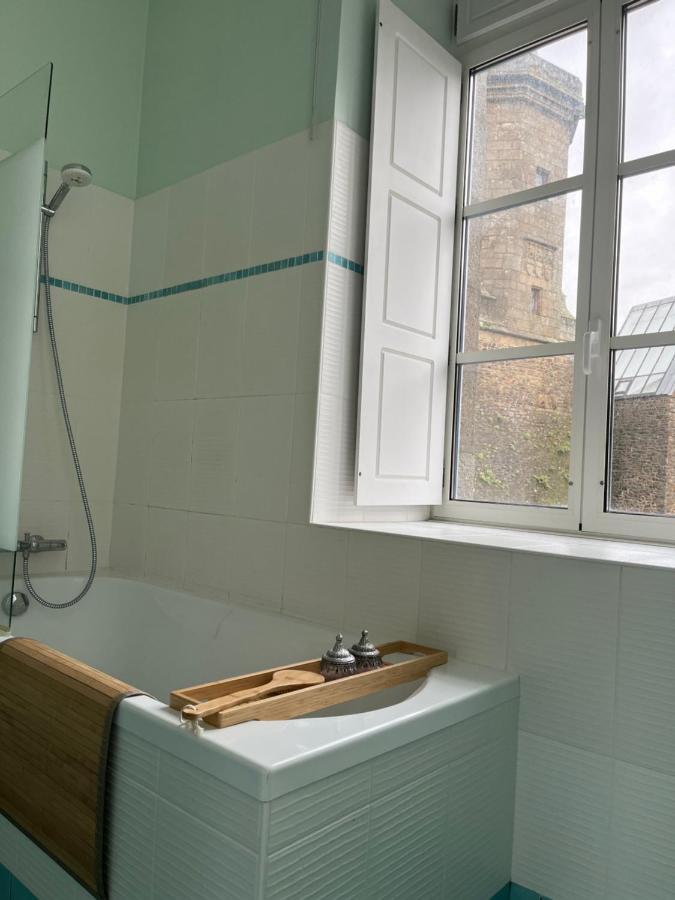 Mercier De Montigny - Les Chambres Du Beffroi - Spa Et Massage Fougères Esterno foto