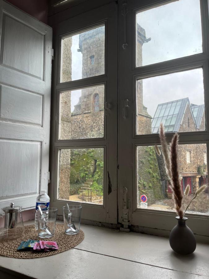 Mercier De Montigny - Les Chambres Du Beffroi - Spa Et Massage Fougères Esterno foto