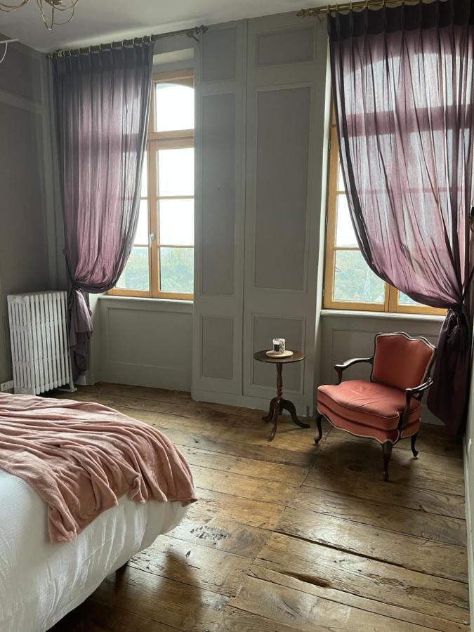 Mercier De Montigny - Les Chambres Du Beffroi - Spa Et Massage Fougères Esterno foto