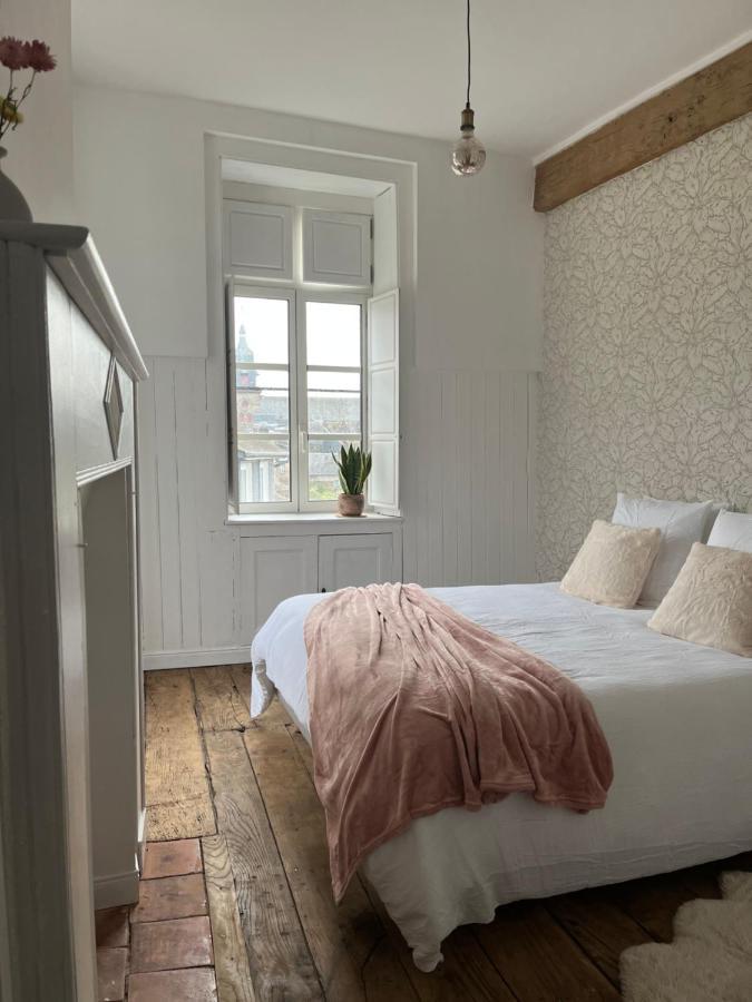 Mercier De Montigny - Les Chambres Du Beffroi - Spa Et Massage Fougères Esterno foto