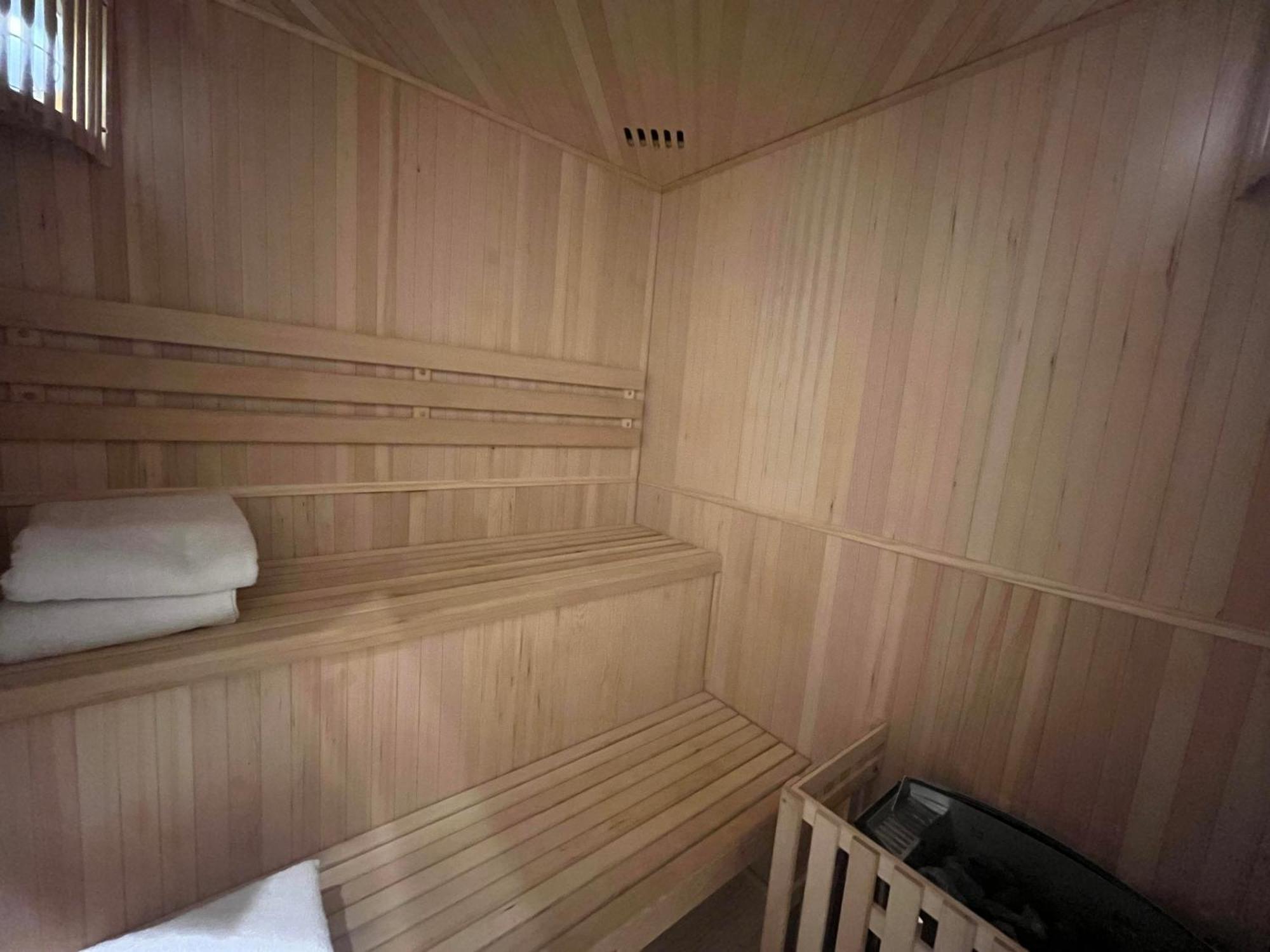 Mercier De Montigny - Les Chambres Du Beffroi - Spa Et Massage Fougères Esterno foto